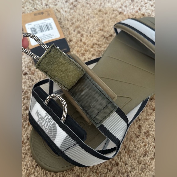 NWT The North Face Men's Skeena Sport Sandals in Olive, Size 10 - Picture 6 of 9
